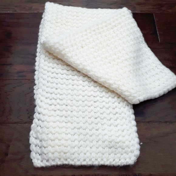 Le Chateau Ivory Knit Winter Scarf NWT - Picture 1 of 6